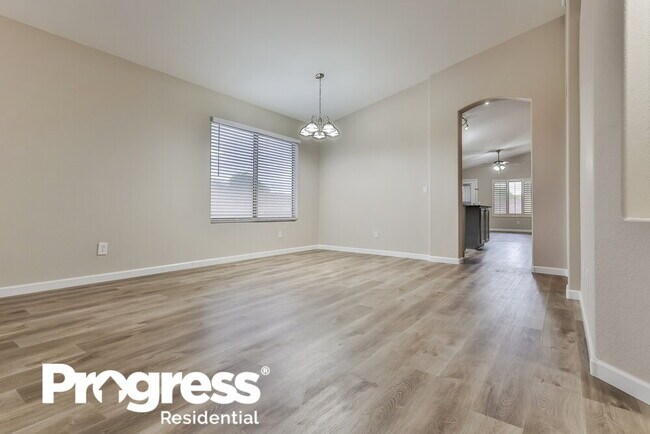 Foto del edificio - 4304 E Rowel Rd