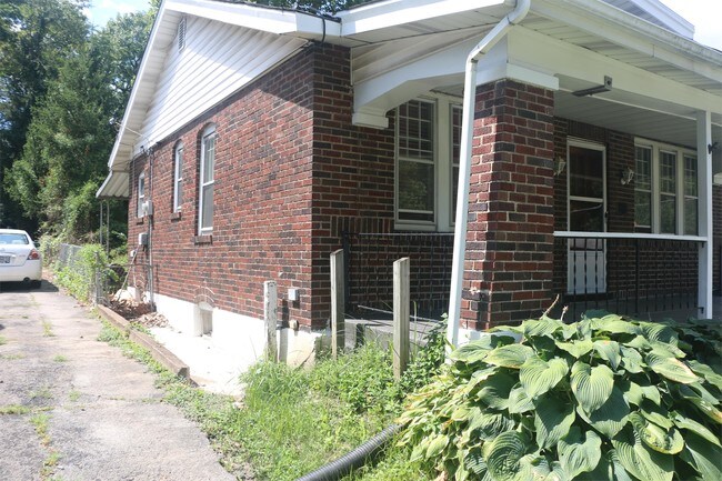 Foto del edificio - 8254 Garfield Ave