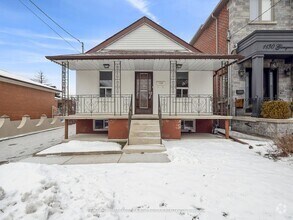Building Photo - 1132 Glengrove Ave W