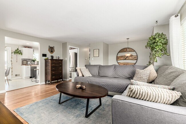 Foto del edificio - 11487 Larson Ln