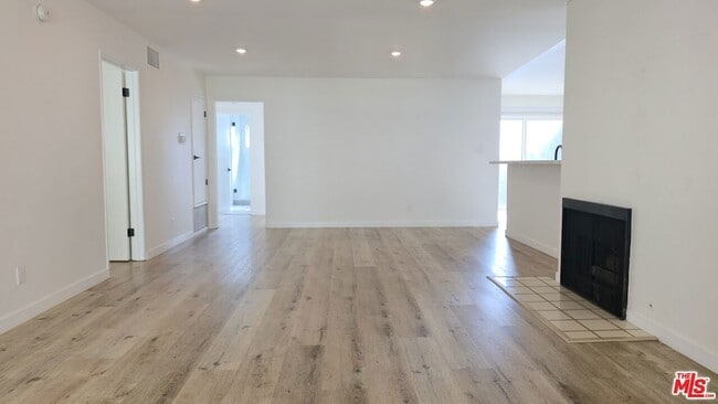 Photo - 1650 S Bentley Ave Apartment