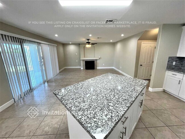 Building Photo - 1395 S Owl Dr