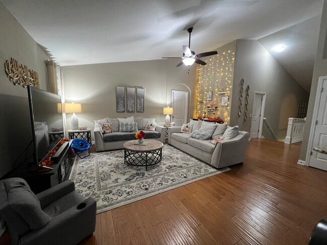 Building Photo - 5408 Elk River Dr