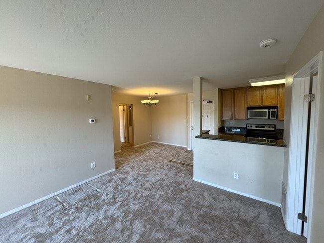Building Photo - 7130 Shoreline Dr