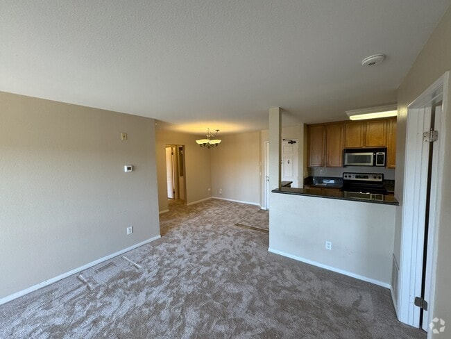 Building Photo - 7130 Shoreline Dr