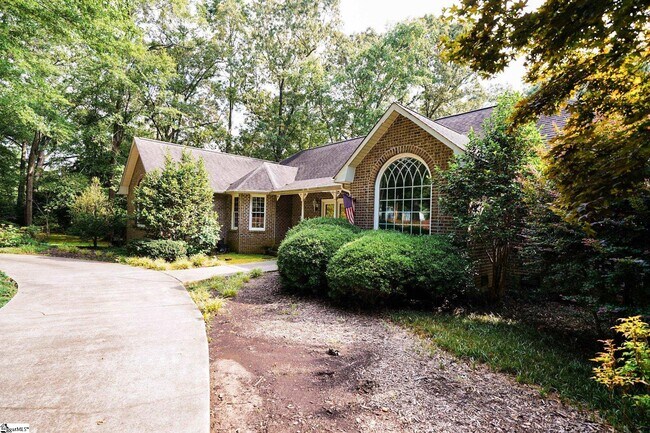 Building Photo - 165 Battleground Rd