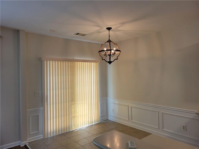 Foto del edificio - 105 Finchley Dr
