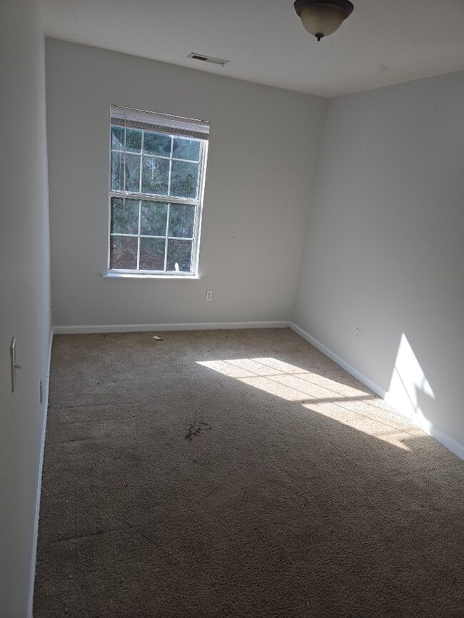 Building Photo - 106 Graycliff Ct