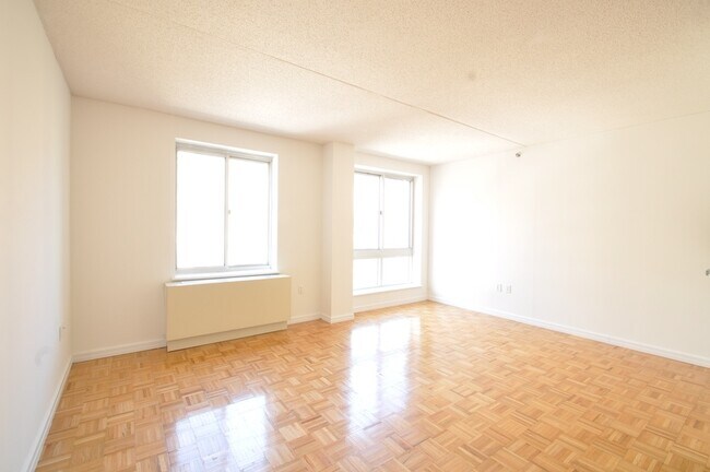 Foto del edificio - 520 W 48th St