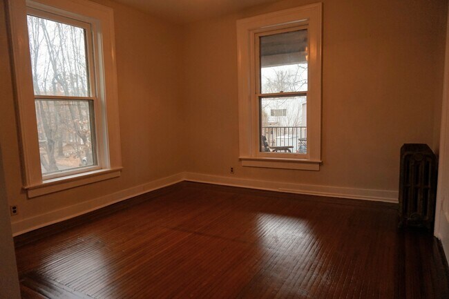 bedroom - 21 E Powell Ave