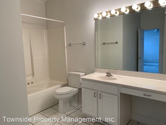 Building Photo - 3 br, 2 bath House - 190 Willow Oak Drive