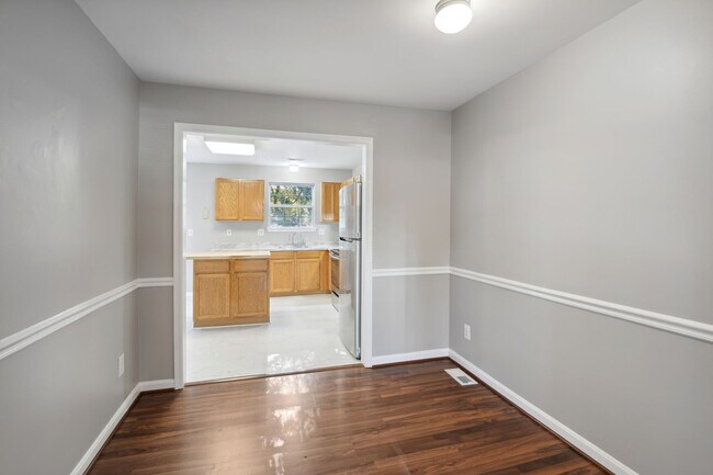Building Photo - 176 Langdon Farm Cir