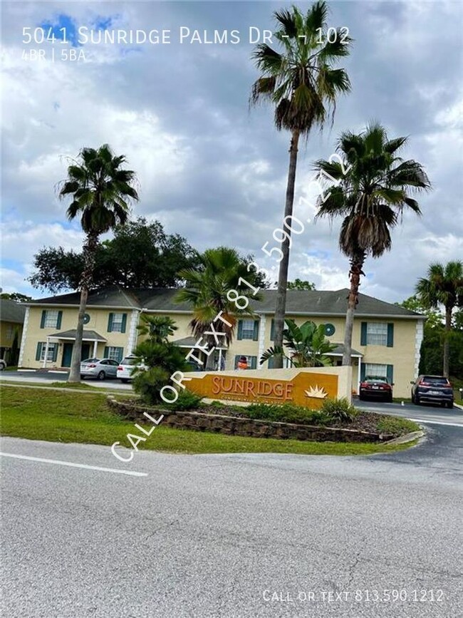 Building Photo - 3 story home - great location!
