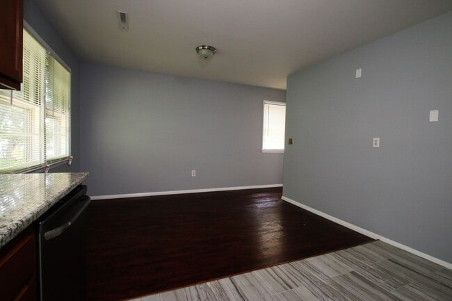 Building Photo - 39 High Top Cir