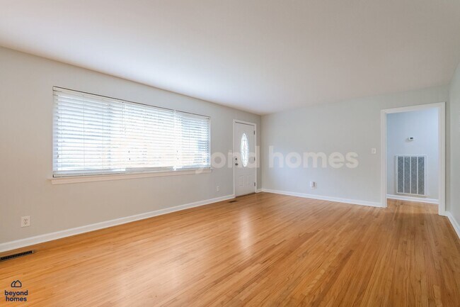 Foto del edificio - Amazing Move-In Ready 3 BR 3 BA Home - Looking for You!