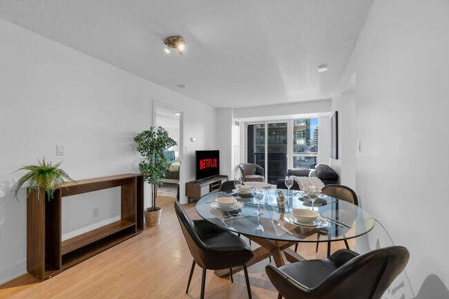 Photo du bâtiment - 20 Blue Jays Way