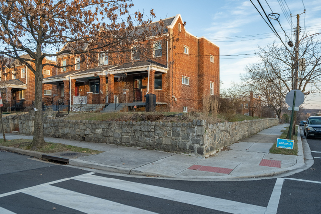 Building Photo - 1676 Fort Davis St SE