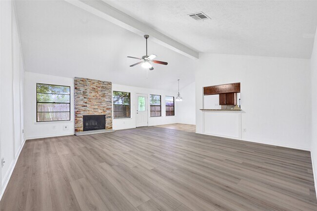 Foto del edificio - 2730 Mesquite Dr