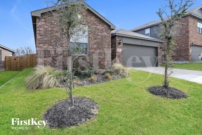 Foto del edificio - 5904 Garnet Hill Ln