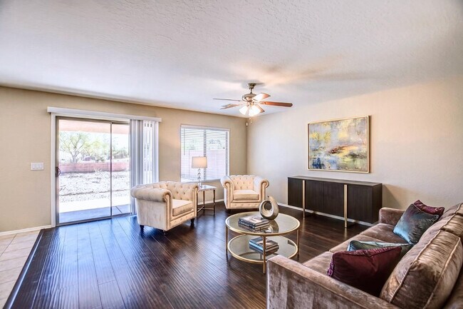 Foto del edificio - 24347 N Oasis Blvd