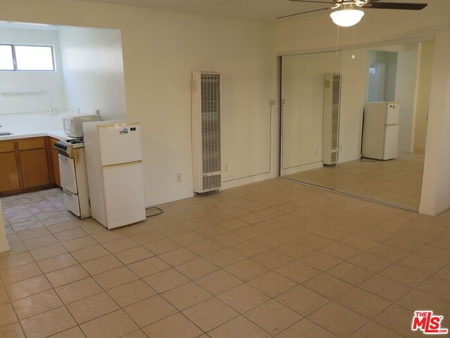 Building Photo - 12492 Gilmore Ave