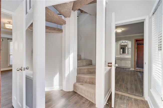 Foto del edificio - 1036 Greenwood Ave NE