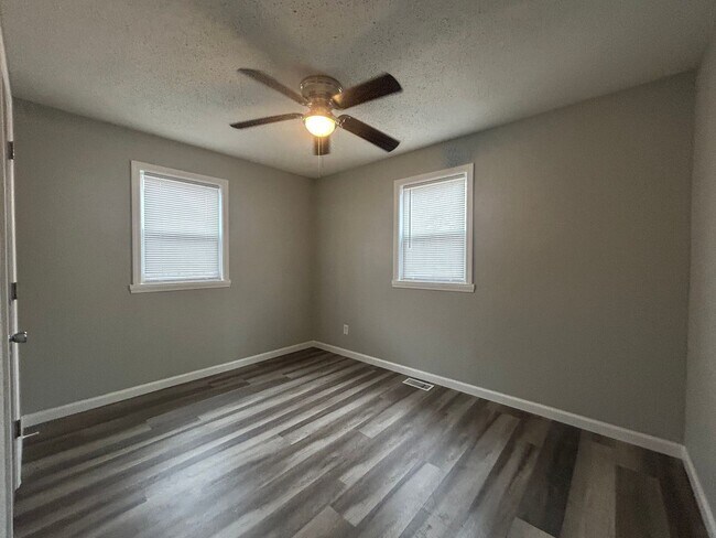 Foto del edificio - Updated 3 Bedroom 1 Bath House