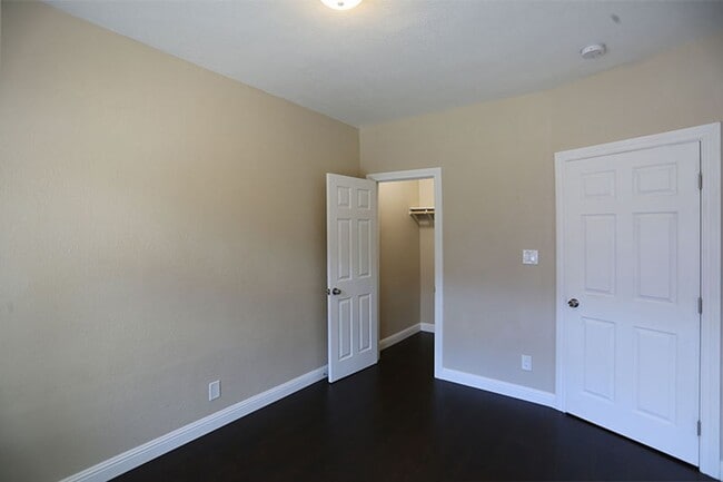 Building Photo - Spacious 2BR/1BA in the Mission district, ...