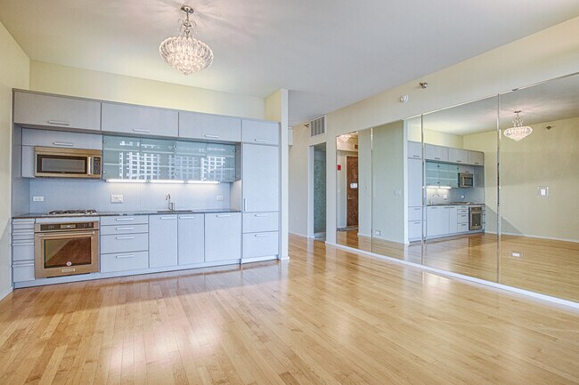 Foto del edificio - 550 N Saint Clair St