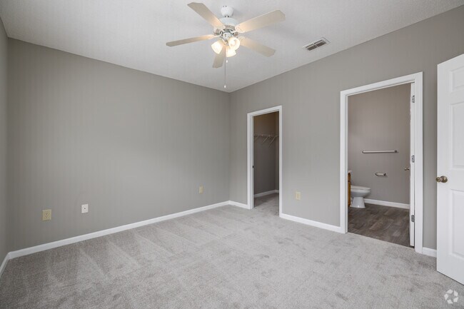3 habitaciones, 2 baños, 129 m2, dormitorio principal - Magnolia Lake Apartments