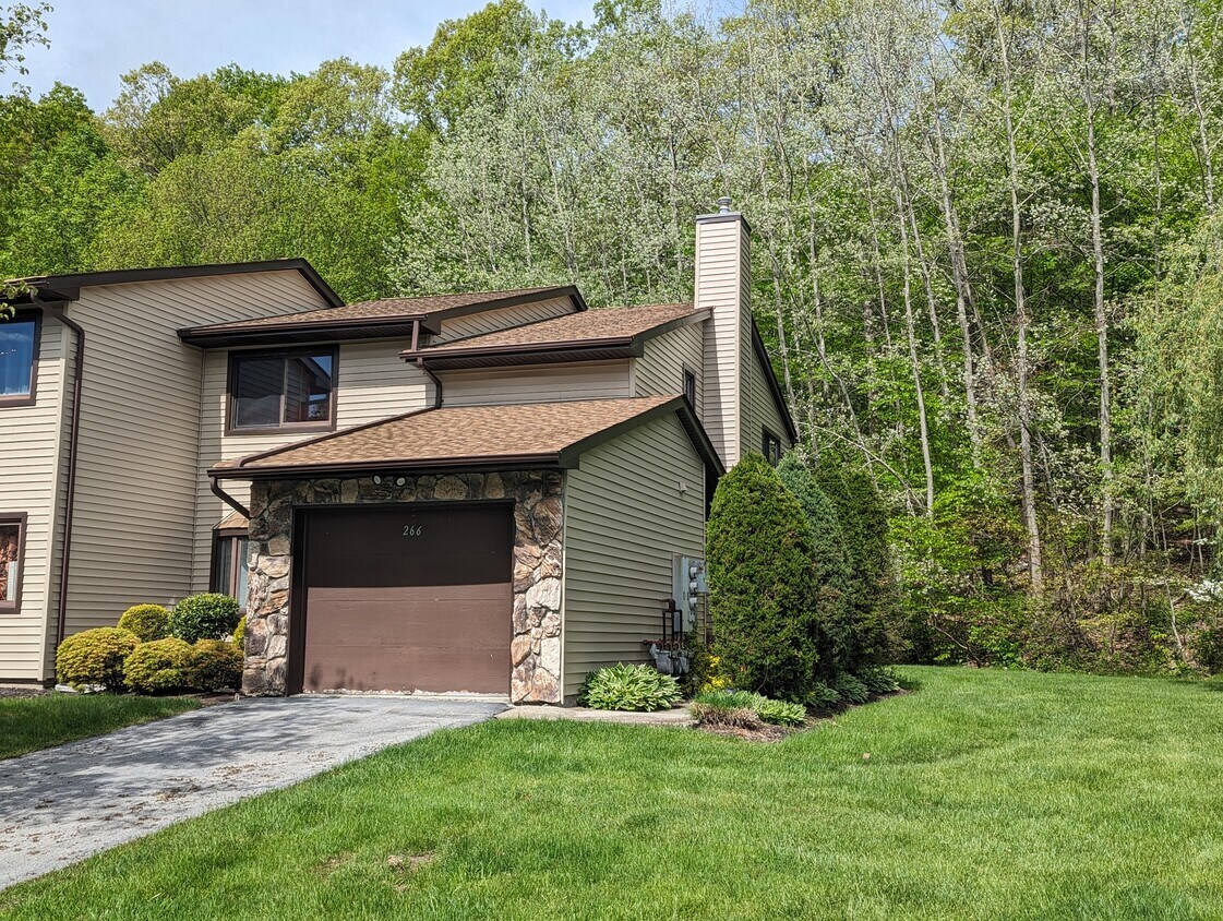 Foto principal - 266 Heritage Ln