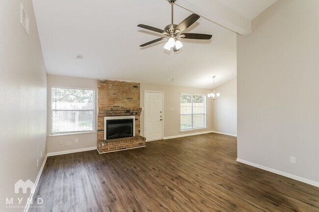 Foto del edificio - 15831 Pryor Dr