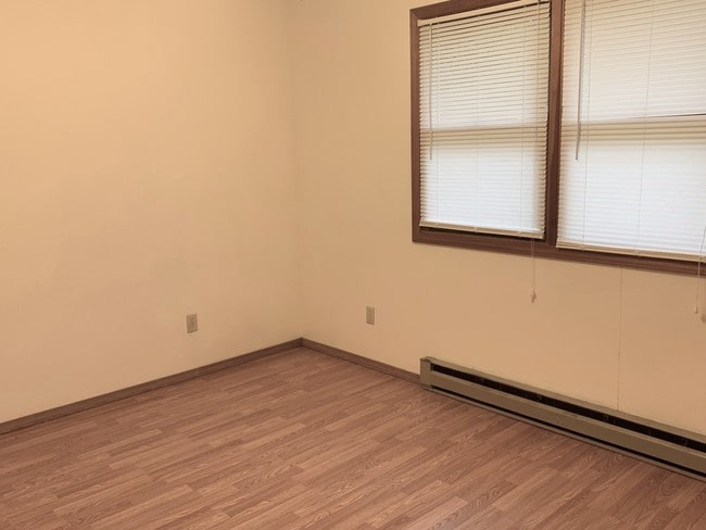 Building Photo - 14 Mara Ln