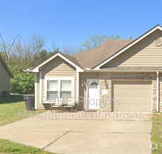 Building Photo - 2711 SE Taurus Ct