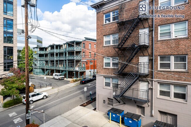 Foto del edificio - 526 Yale Ave N