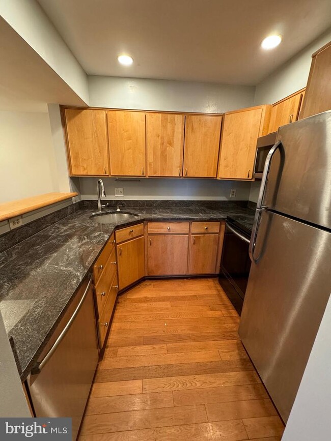 Building Photo - 5800 Inman Park Cir