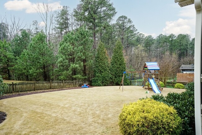 Building Photo - Gorgeous LARGE Family Home!