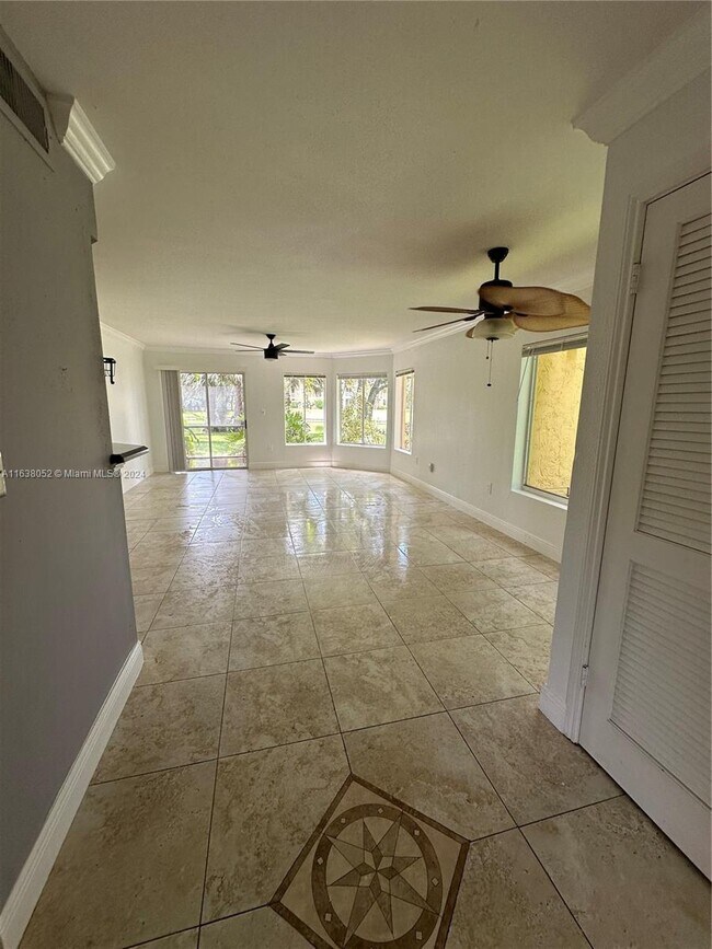 Foto del edificio - 2485 NW 33rd St