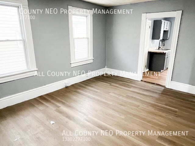 Building Photo - 3400 E 52nd St