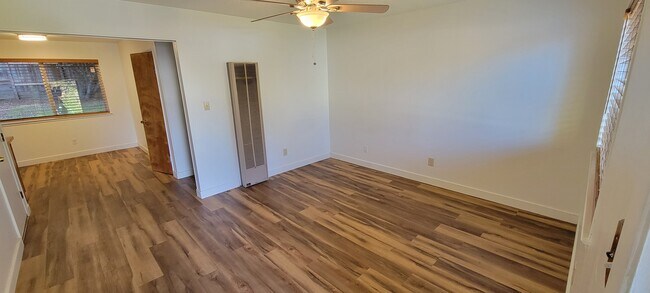 Building Photo - 2881 Acacia Way