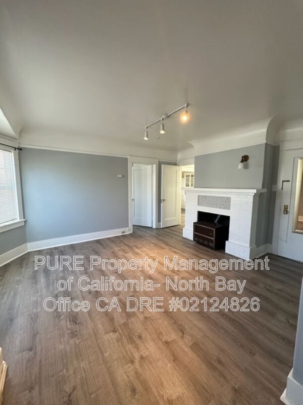 Building Photo - 422 Humboldt St