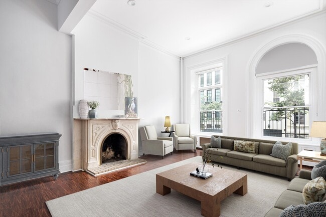 Photo - 179 E 64th St Townhome