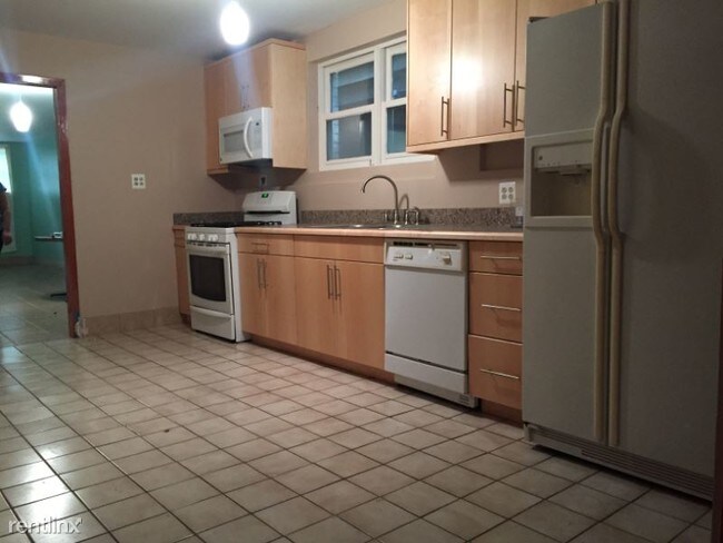 Foto del edificio - 3016 N Gresham Ave