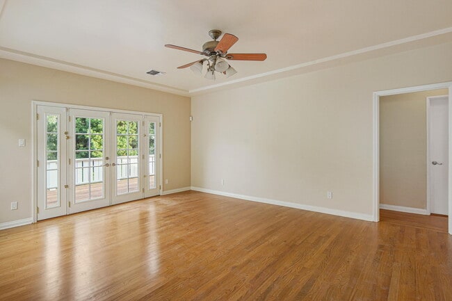 Building Photo - 1552 Crater Ln