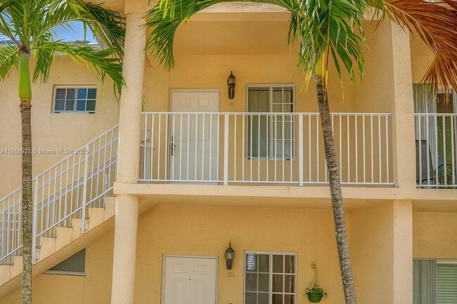 Foto del edificio - 6972 NW 179th St