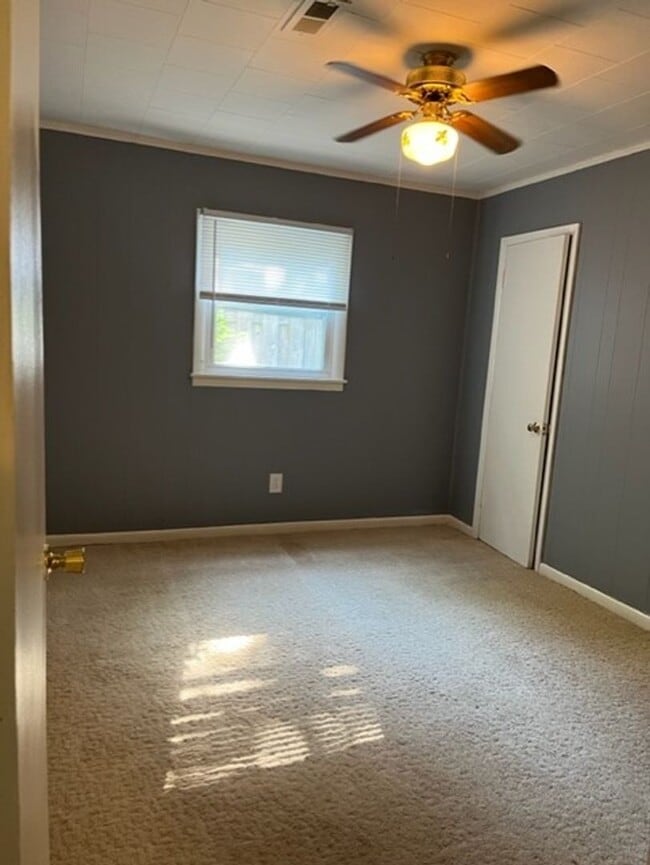 Building Photo - 2620 S Madison St