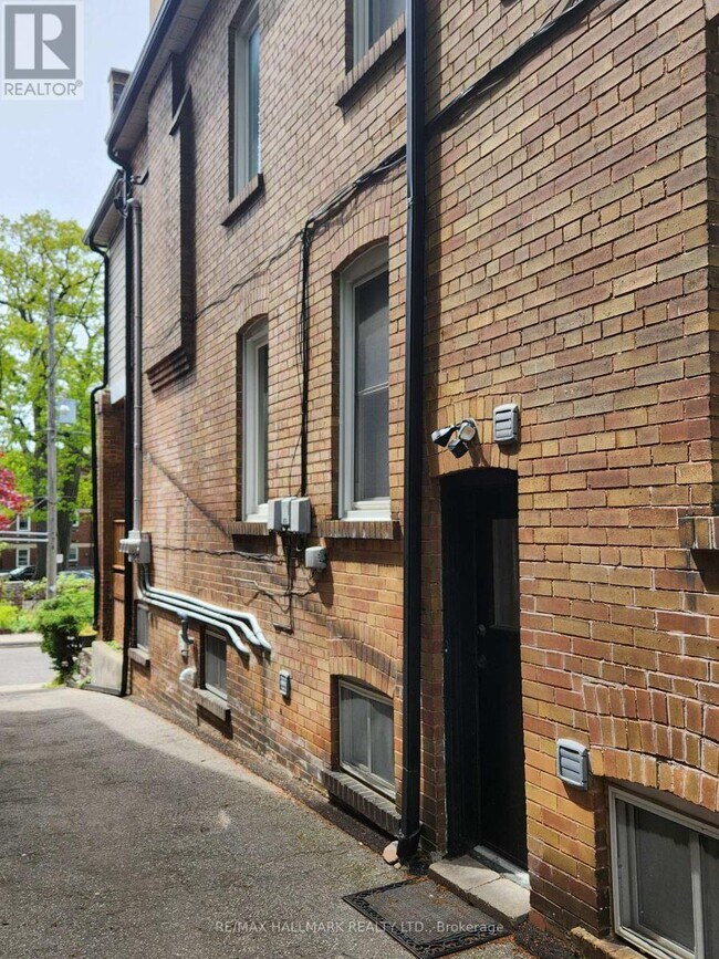 Photo du bâtiment - 22B-222 GLENFERN Ave