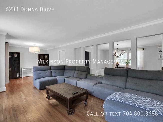 Building Photo - 6233 Donna Dr