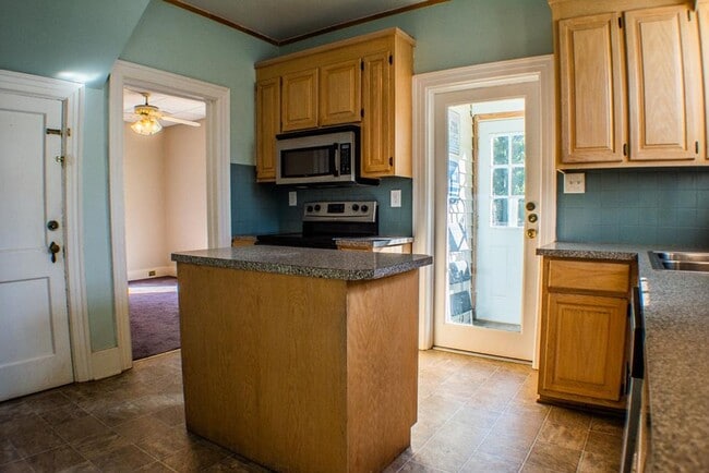 Photo - 617 Gales Ave House