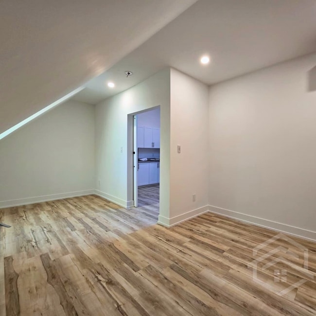 Photo du bâtiment - BRAND NEW 1-bedroom Apartment in Norwich!!
